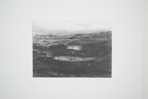 Zeichnung Nr. 18 / o.T. / Graphit, Graphitpulver / 2015 / 17,5 x 25,3 cm