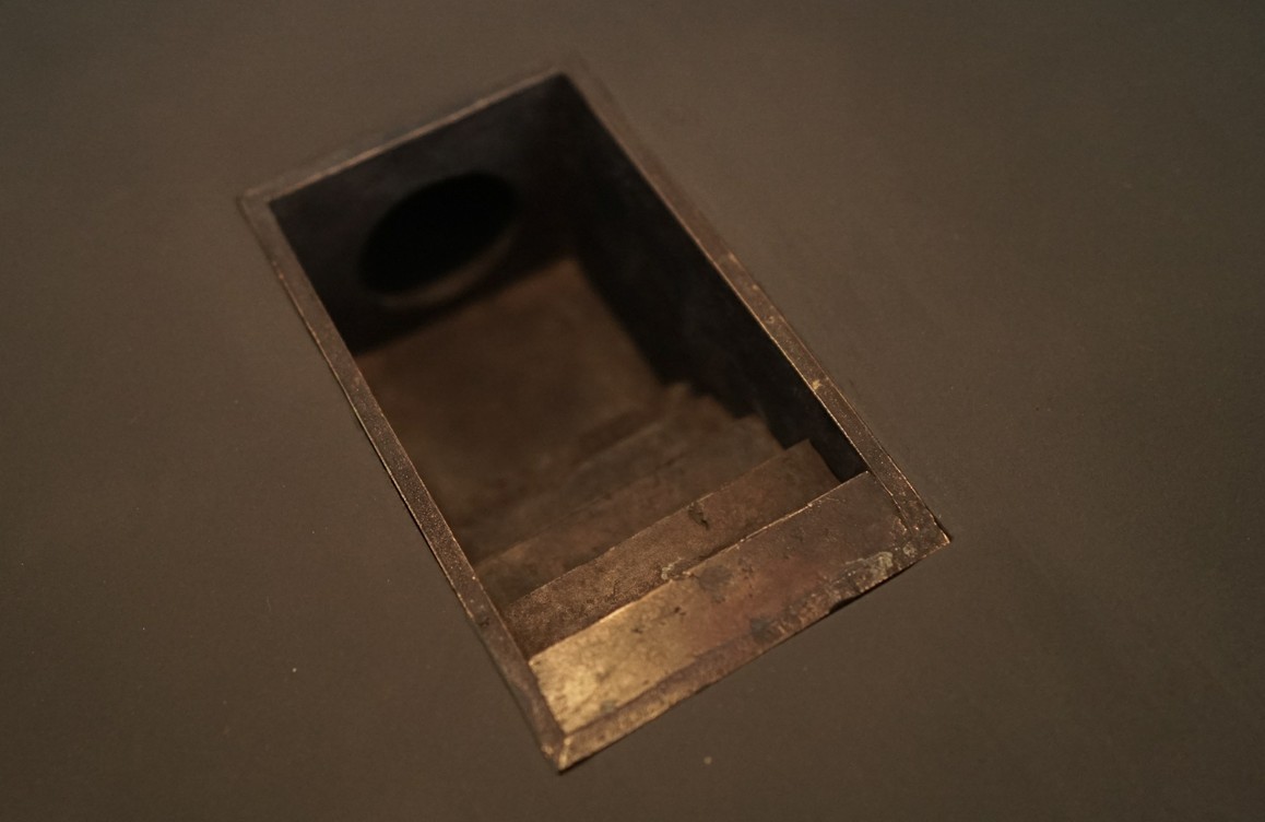 Abstieg | 2021 Bronze (mit Sockel), 8,5 × 10 × 20 cm