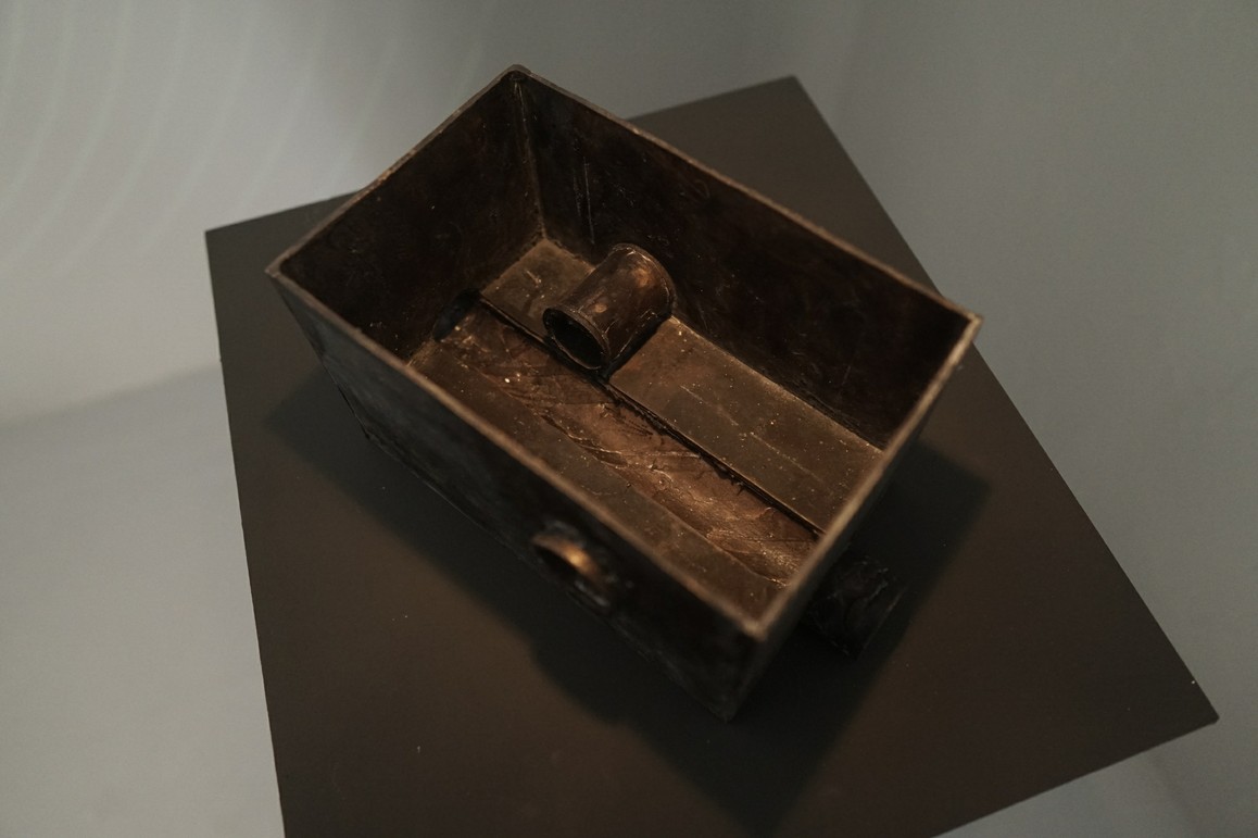 Rohre | 2021 Bronze, 17 × 15 × 32 cm