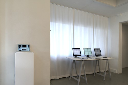 TWEETOPIA: Laptop with twitter-account, computer installation