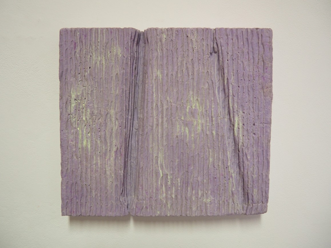 Dispersion 85 _ 2023, Beton, Pigment 29,5 x 33 x 4,5 cm