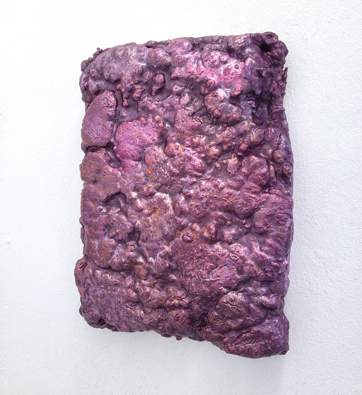 o.T., 2026, Acryl auf Polyurethan, 37 cm x 27 cm x 6 cm 