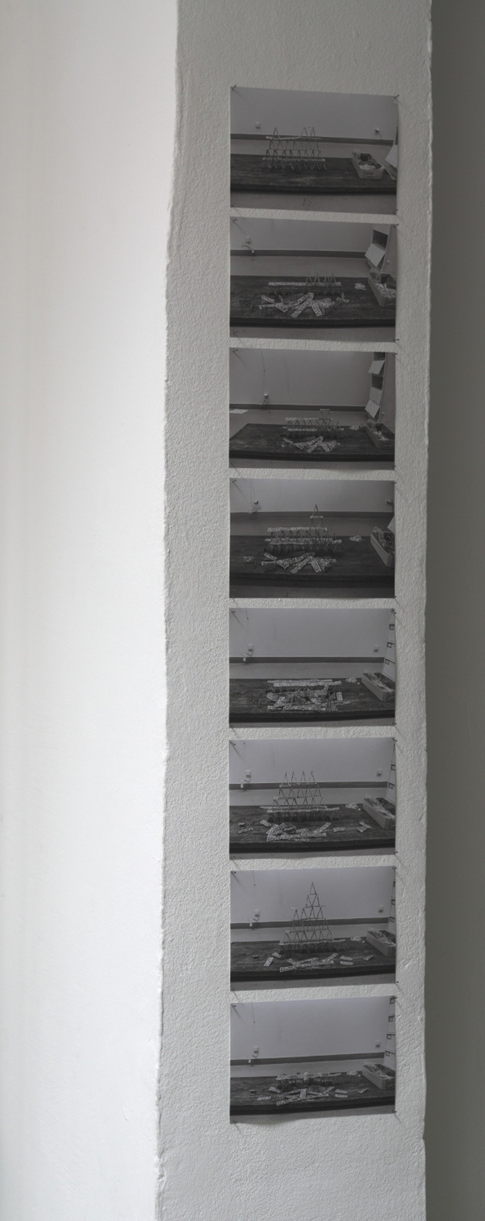 Guillaume Barth – Château LP 400 / Pigmentdruck auf Papier, je 12,3 x 18,6 cm, 2009
