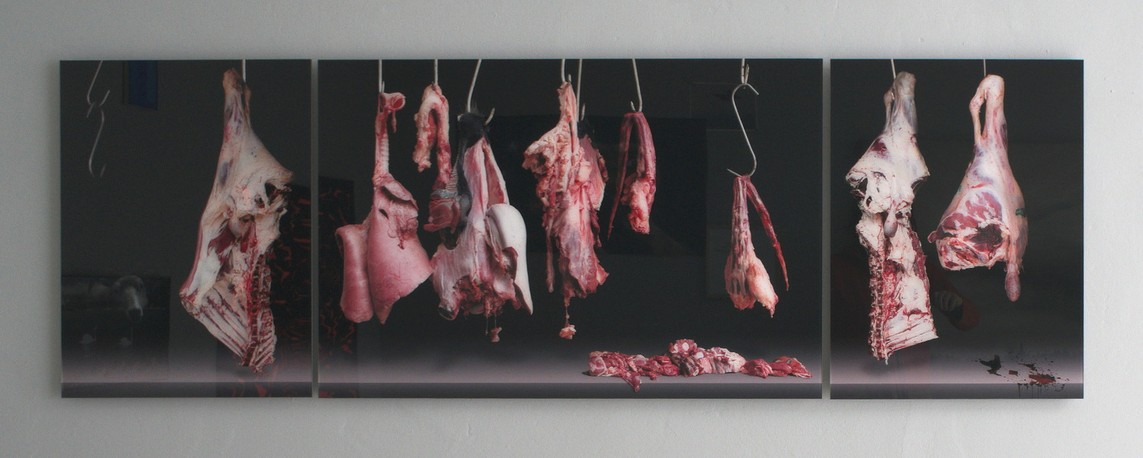 Piotr Iwicki – Flesh / Diasec, Triptychon, 67,4 x 50/100/50 cm, 2013